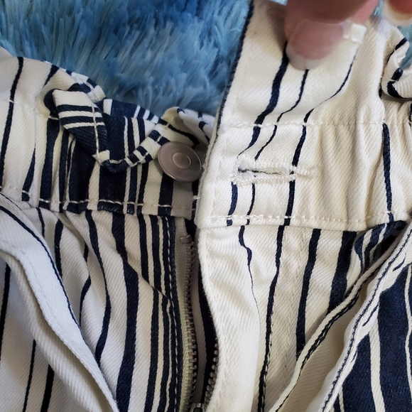 2 PAIRS OF STRIPED RUFFLE ELASTIC WAISTBAND SHORTS! - Picture 7 of 12